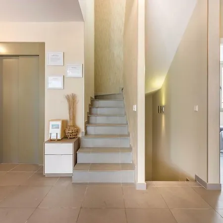 White Whale * Адехе